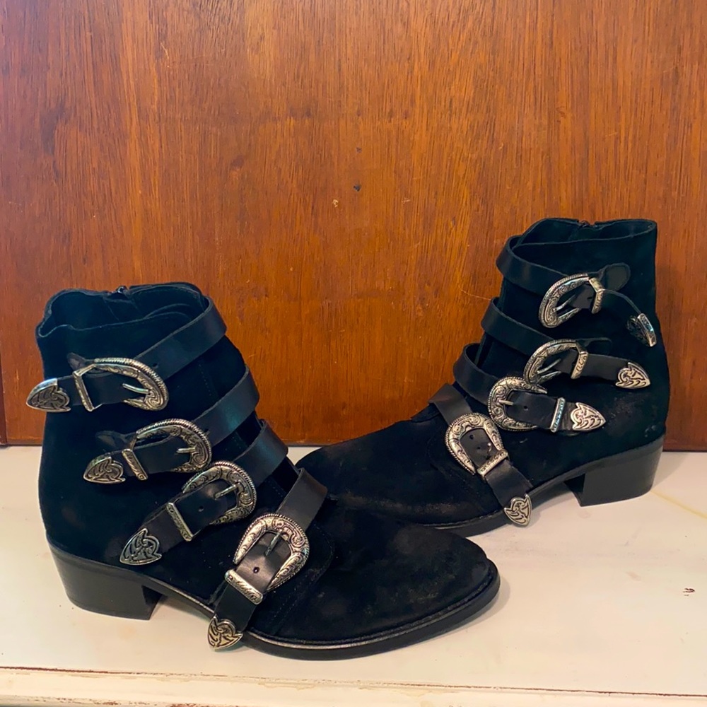 These are 💯 fabulous! 😎 Freebird by Steven.